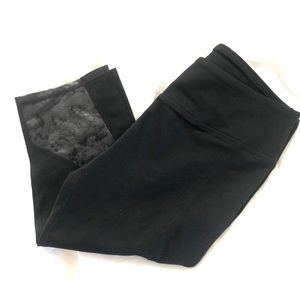 Fabletics Capri active wear!